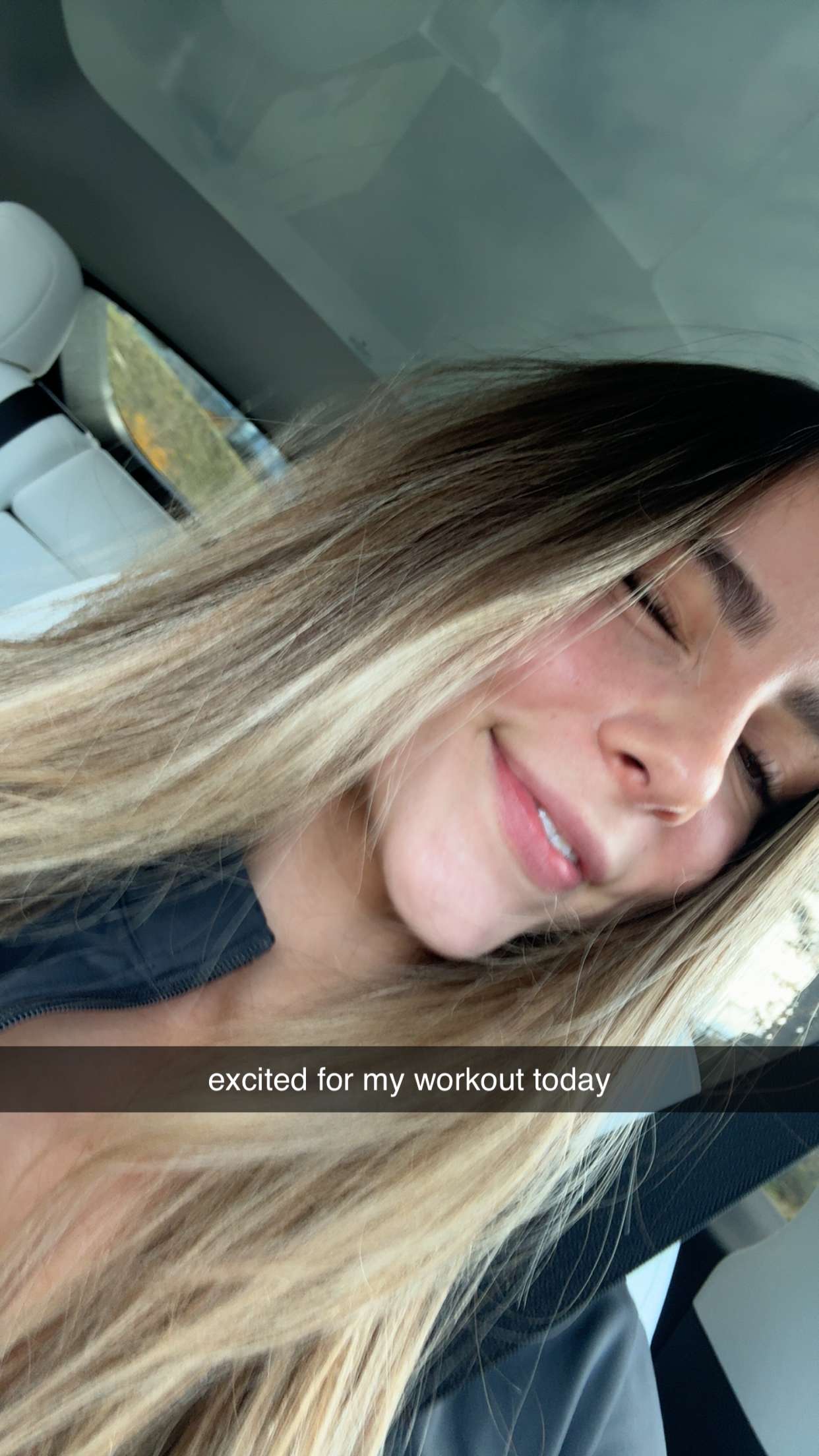 meelahrobbins snapchat image archive image