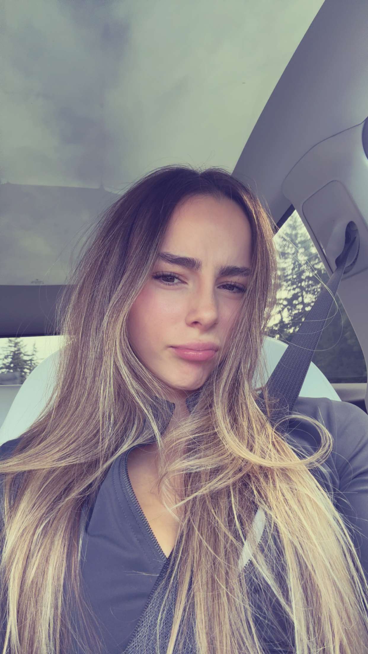 meelahrobbins snapchat image archive image