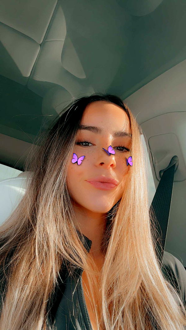 meelahrobbins image ~ Altpins