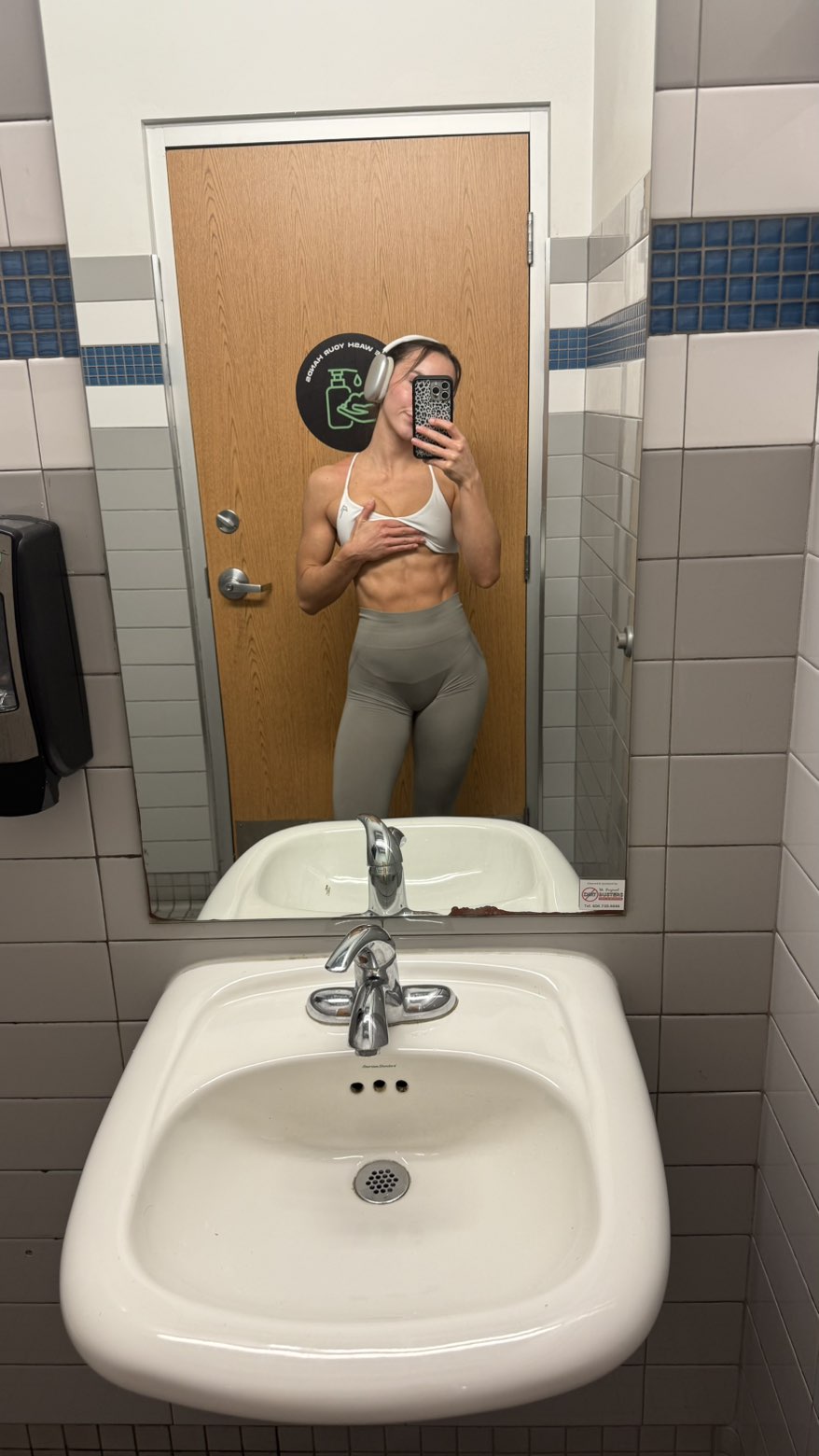 meelahrobbins snapchat image archive image