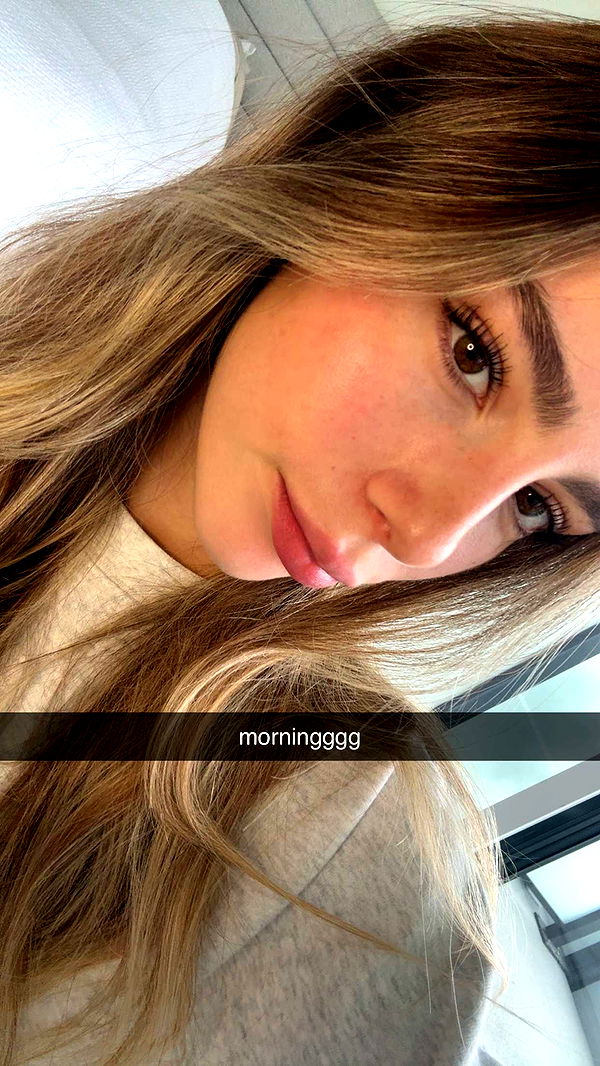 meelahrobbins image ~ Altpins