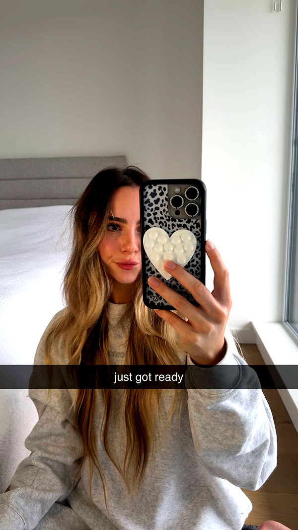 meelahrobbins image ~ Altpins