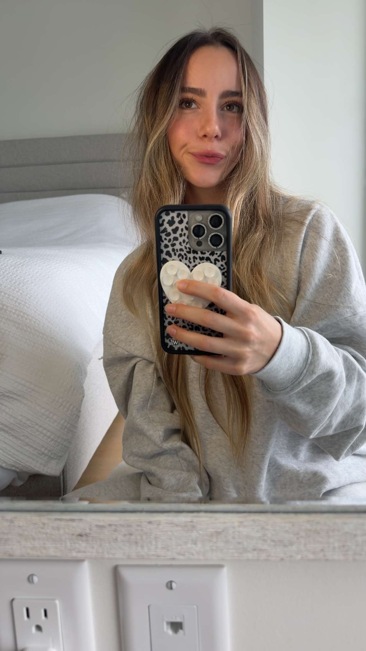 meelahrobbins snapchat image archive image