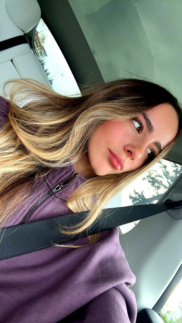 meelahrobbins image ~ Altpins