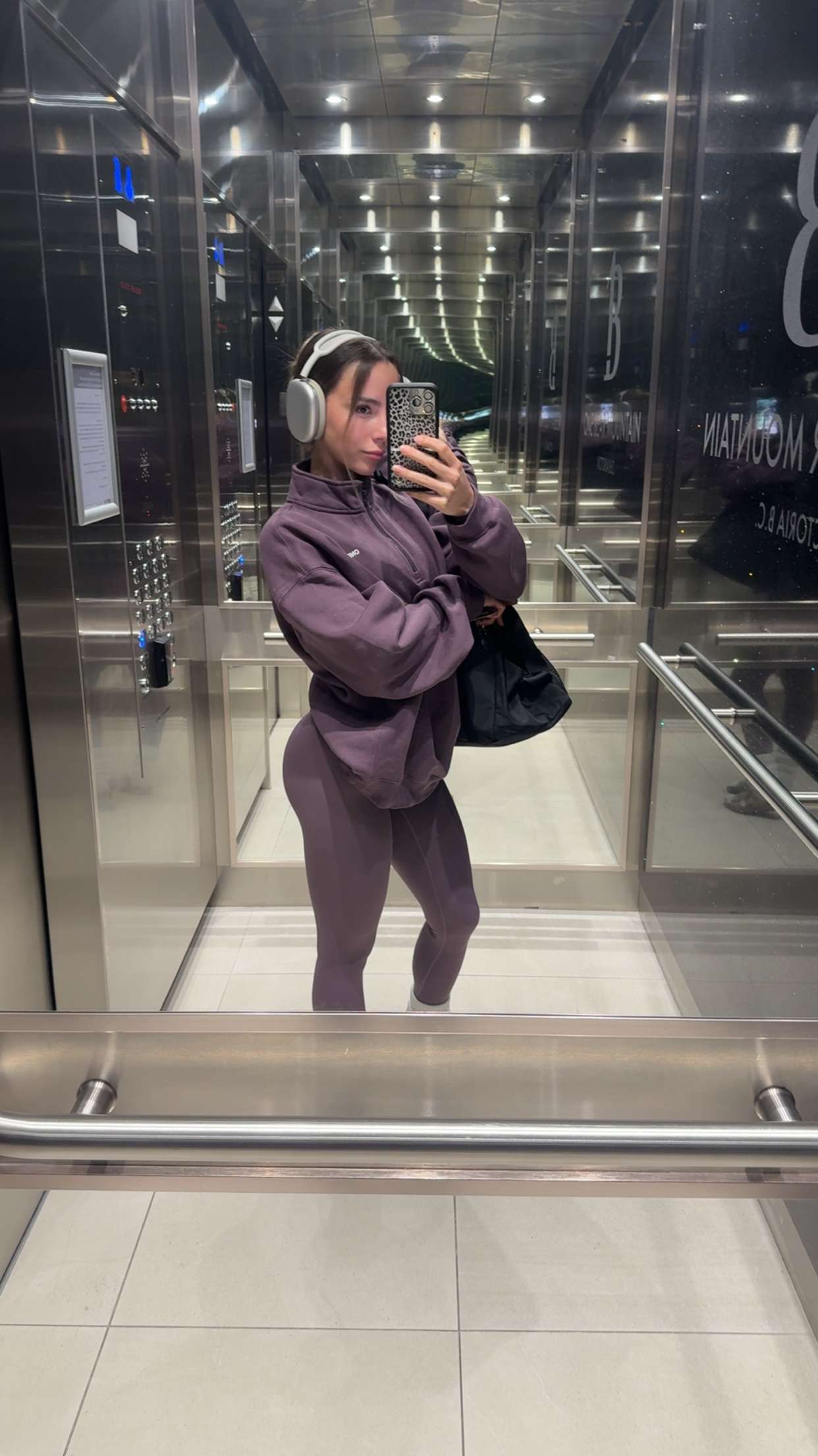 meelahrobbins snapchat image archive image