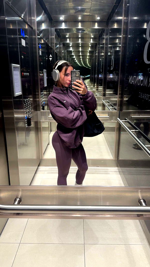 meelahrobbins image ~ Altpins