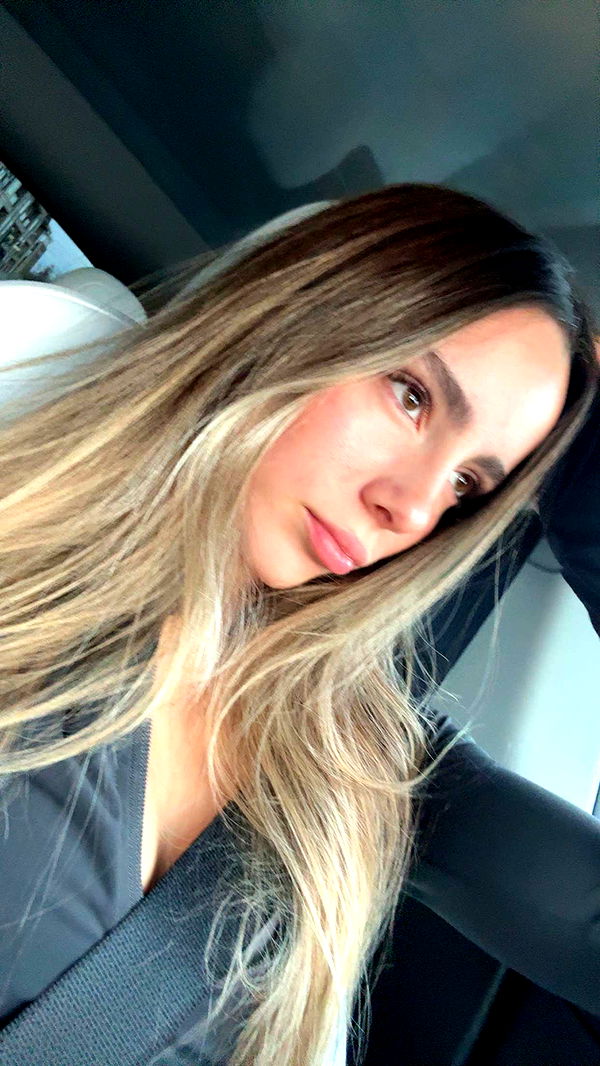 meelahrobbins image ~ Altpins