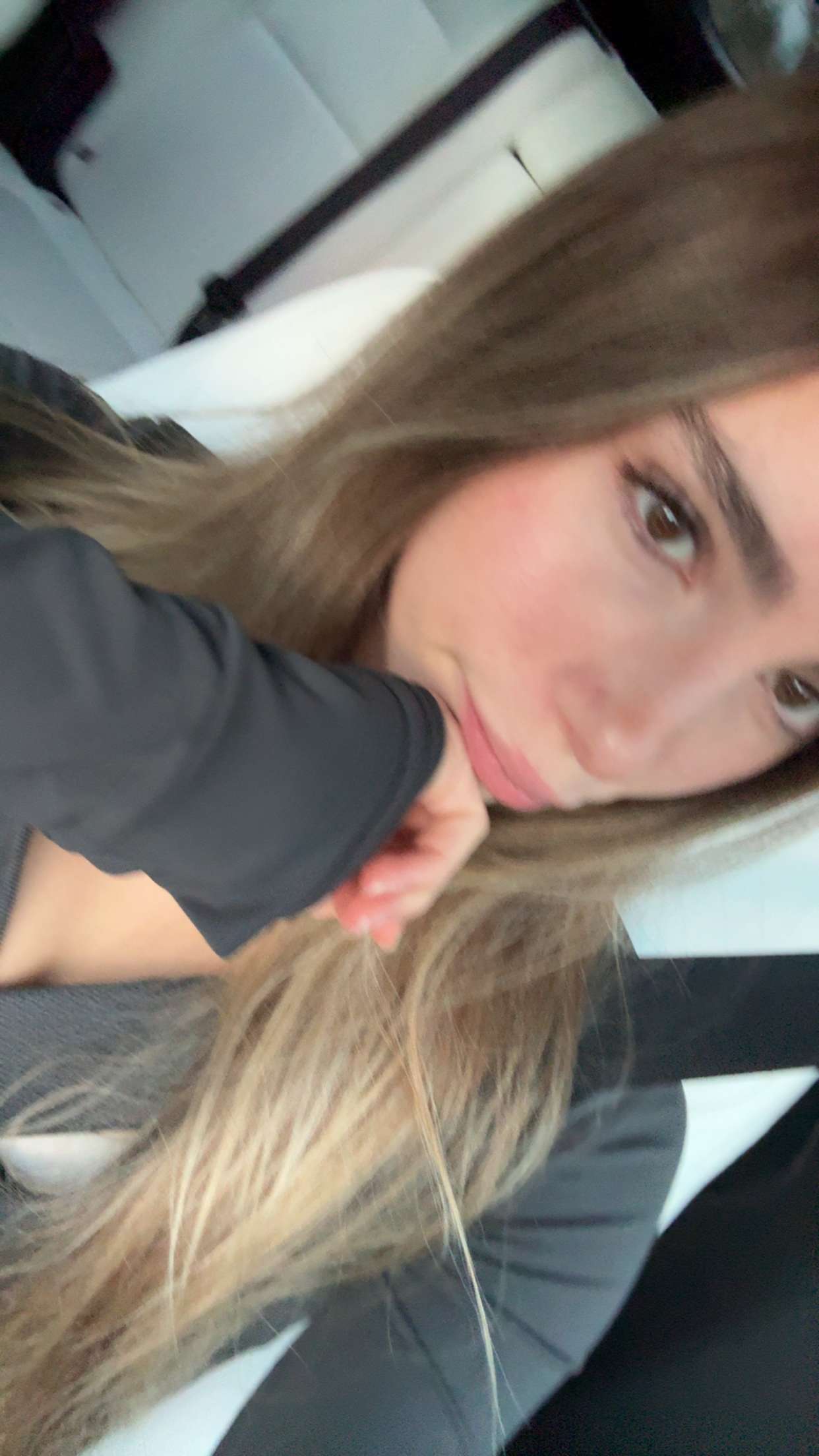 meelahrobbins snapchat image archive image