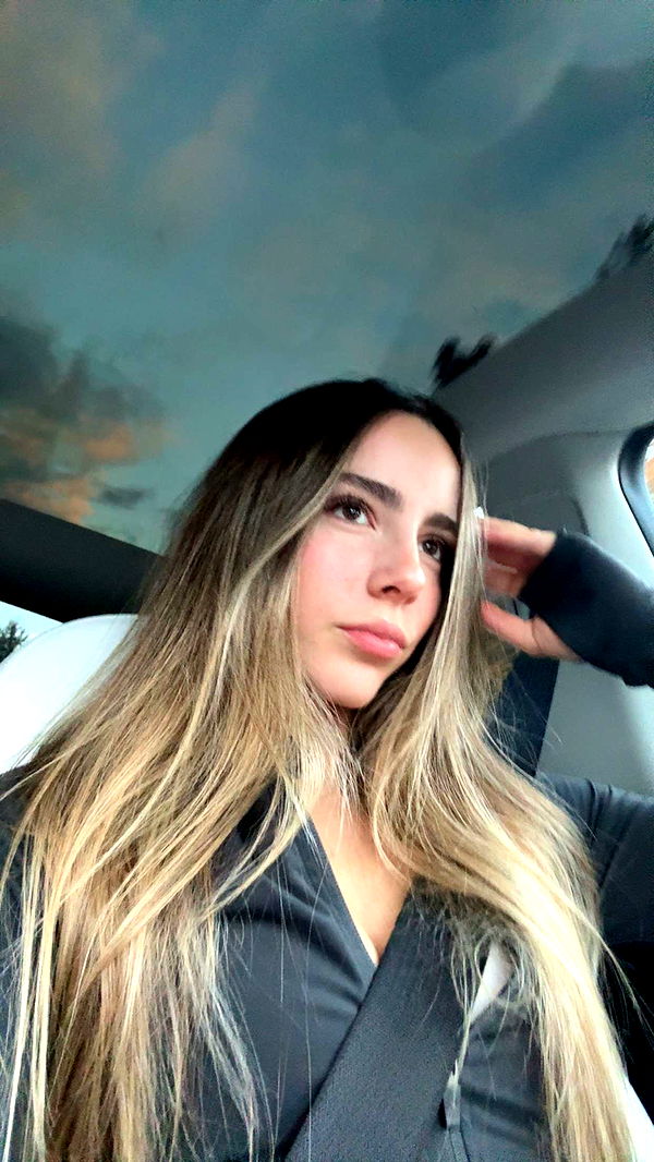 meelahrobbins image ~ Altpins