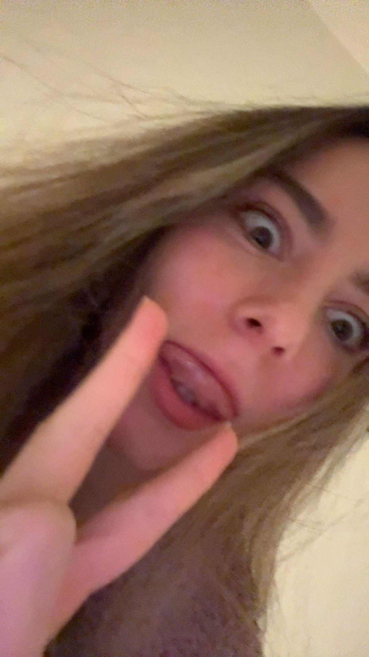 meelahrobbins snapchat image archive image