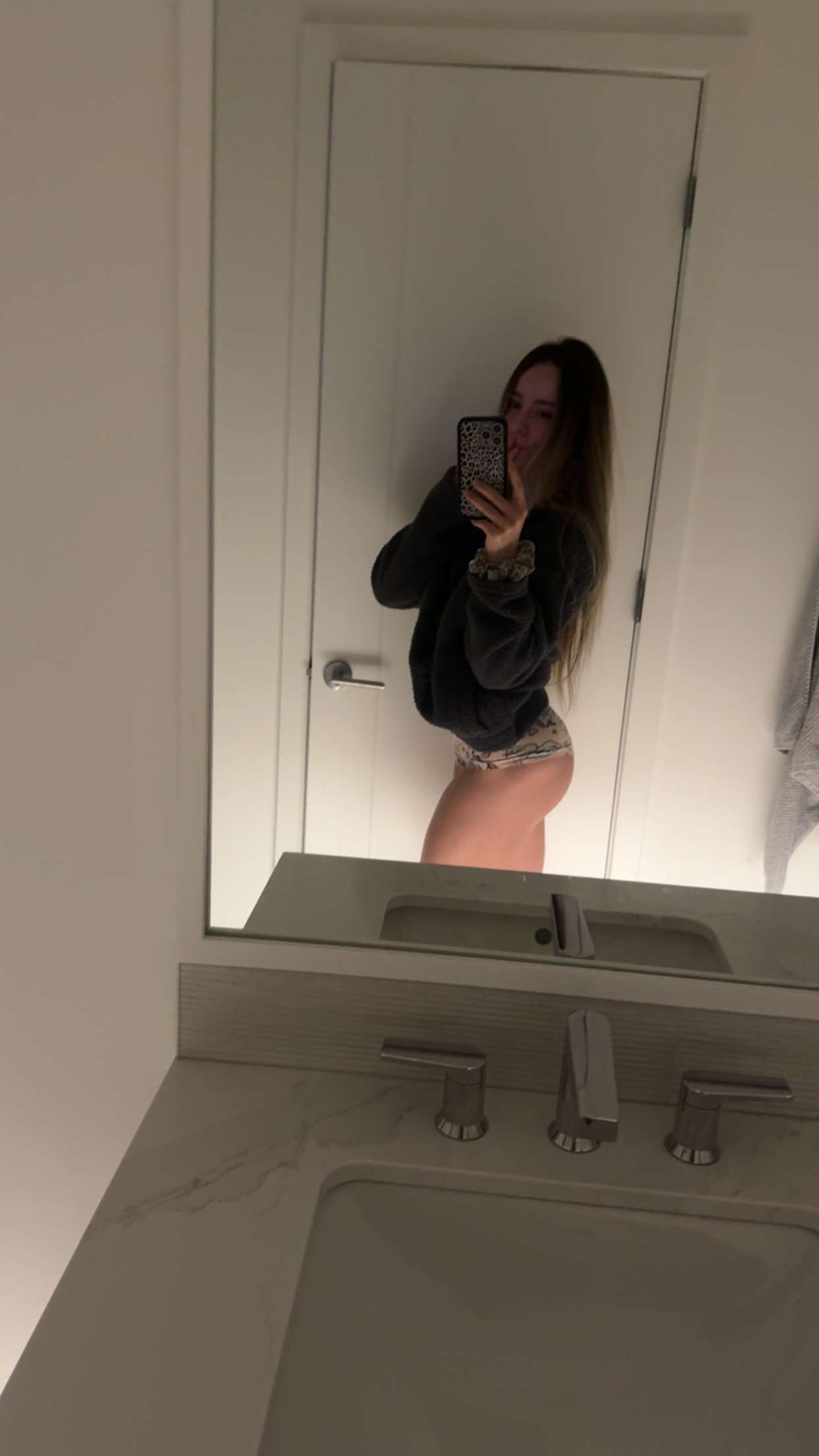 meelahrobbins snapchat image archive image