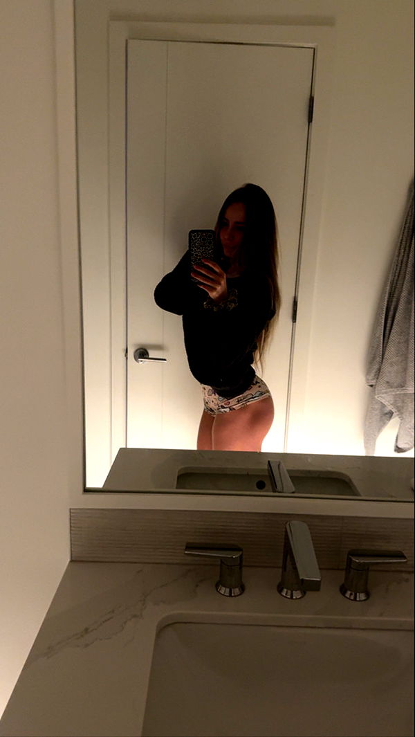 meelahrobbins image ~ Altpins