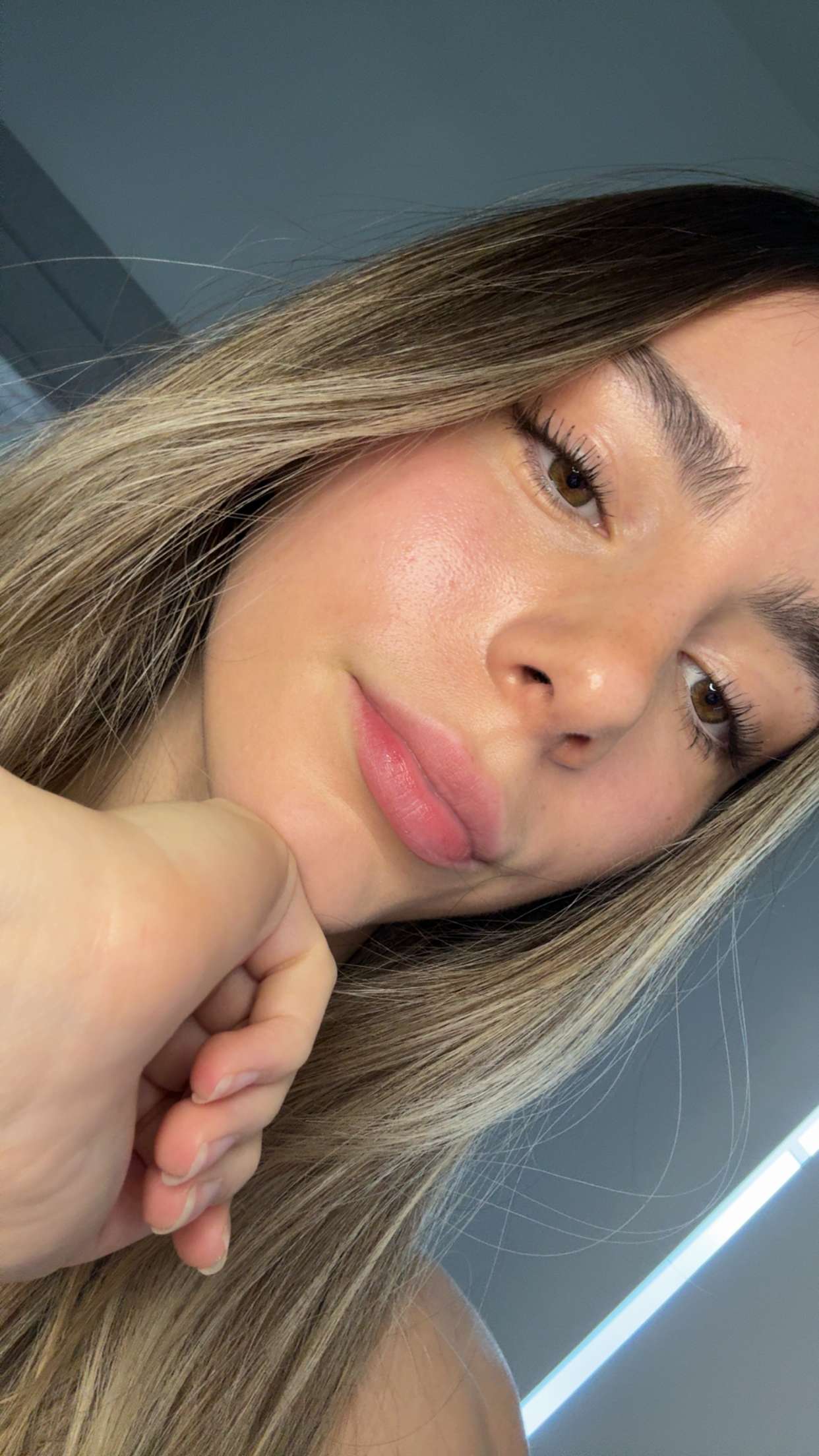 meelahrobbins snapchat image archive image