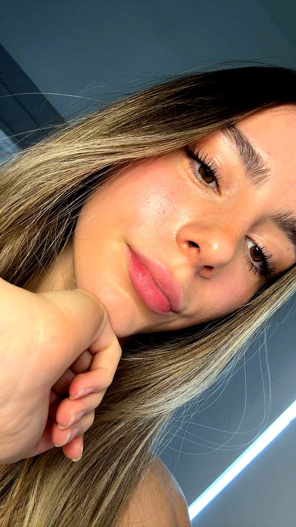 meelahrobbins image ~ Altpins