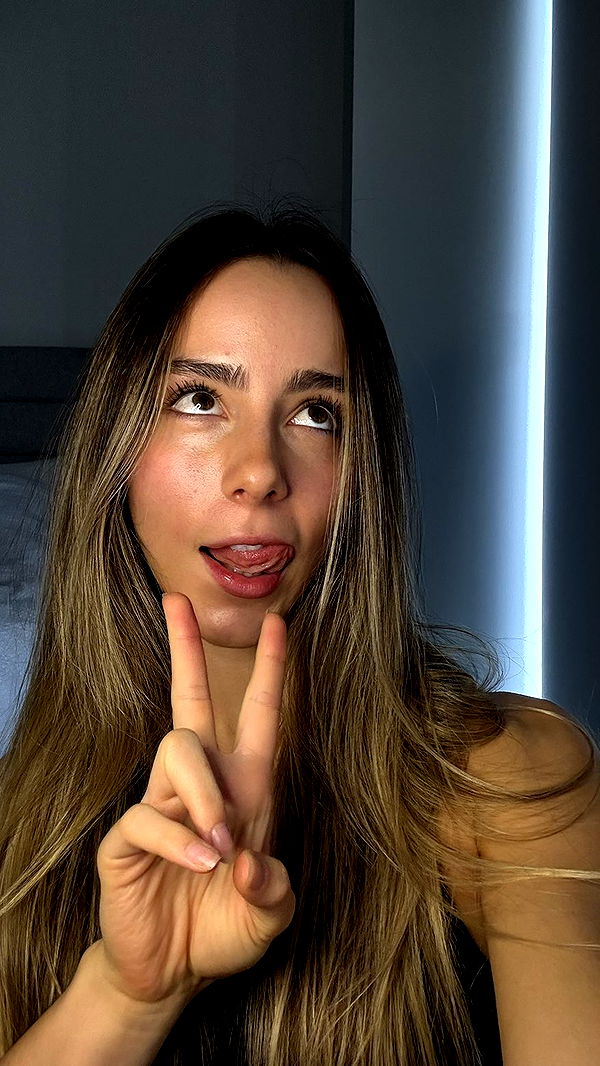 meelahrobbins image ~ Altpins