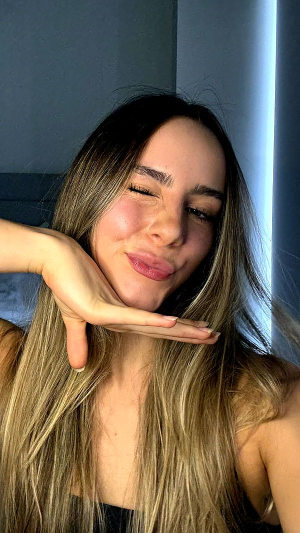 meelahrobbins image ~ Altpins