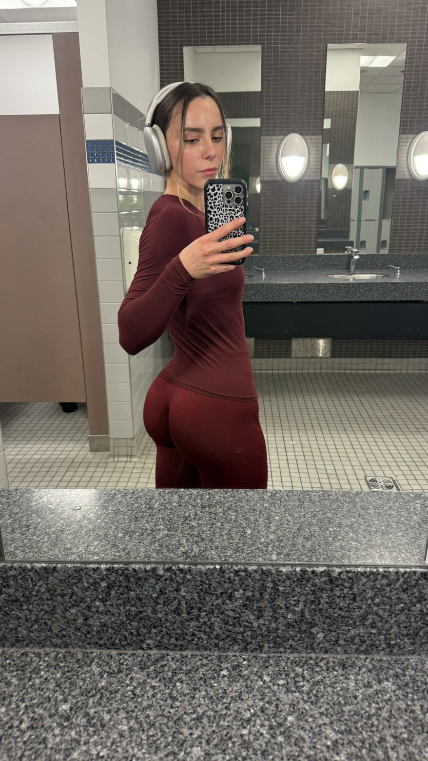 meelahrobbins snapchat image archive image