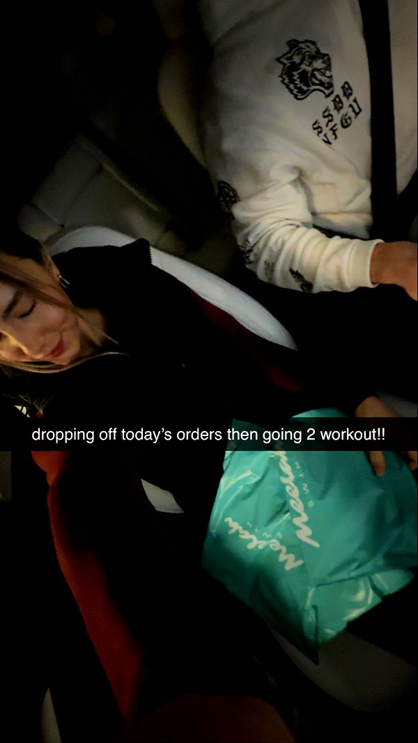 meelahrobbins image ~ Altpins