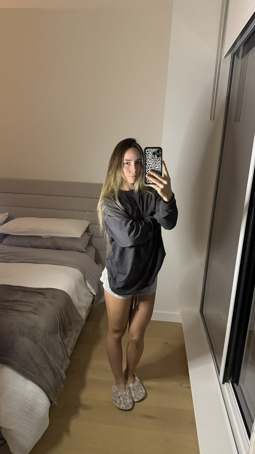 meelahrobbins snapchat image archive image