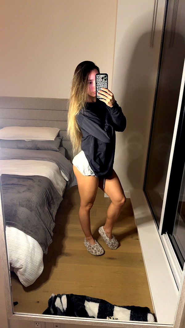 meelahrobbins image ~ Altpins