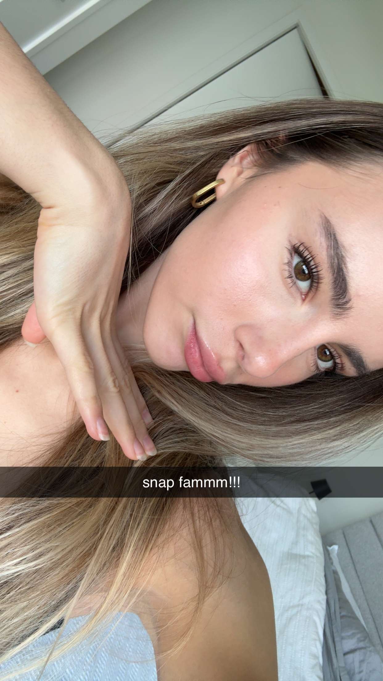 meelahrobbins snapchat image archive image