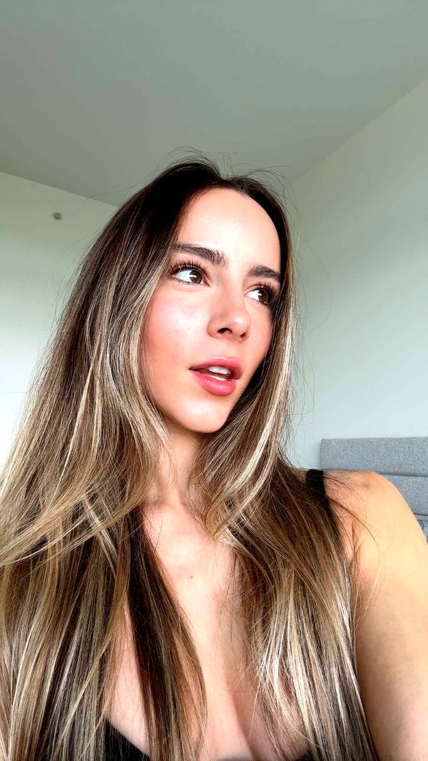 meelahrobbins image ~ Altpins