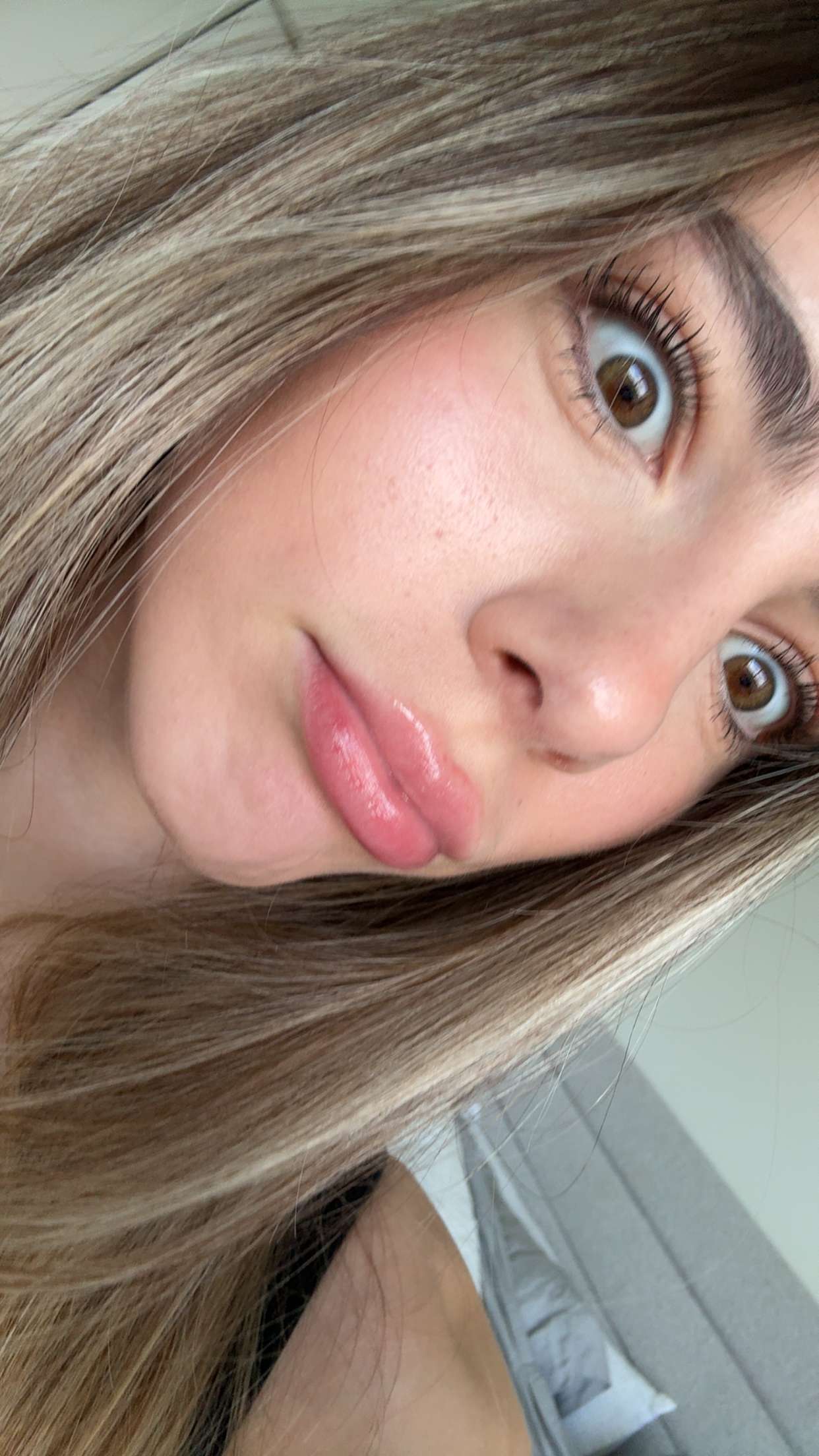 meelahrobbins snapchat image archive image