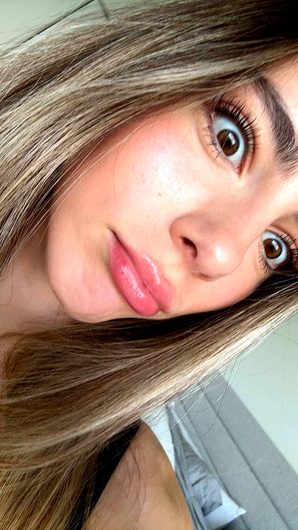 meelahrobbins image ~ Altpins