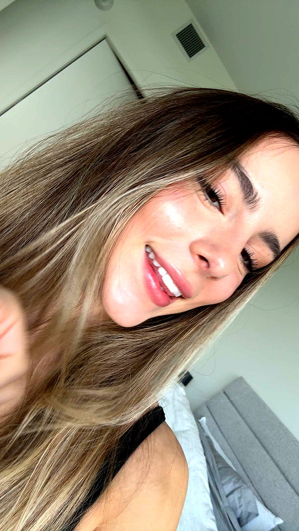 meelahrobbins image ~ Altpins