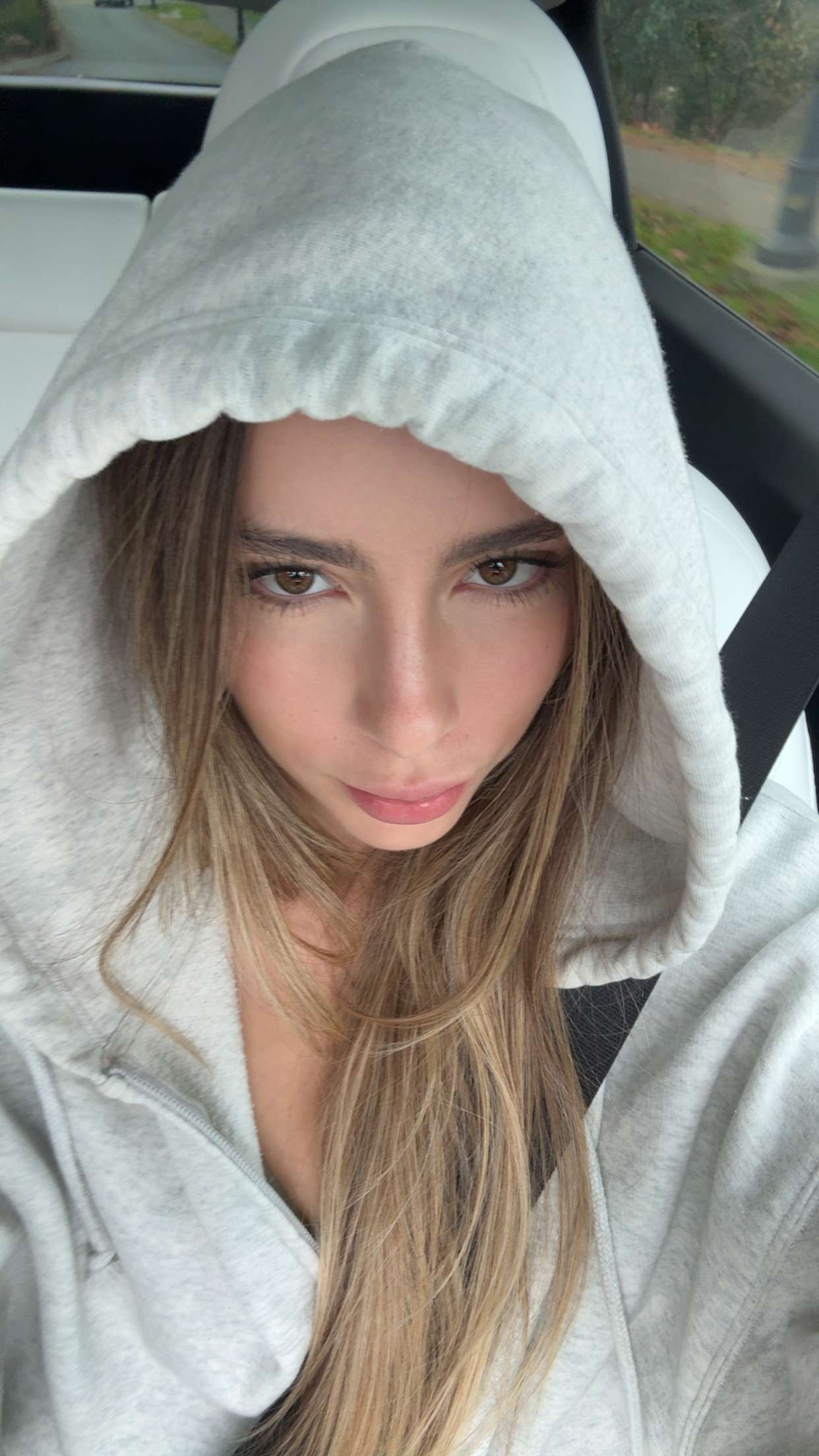 meelahrobbins snapchat image archive image