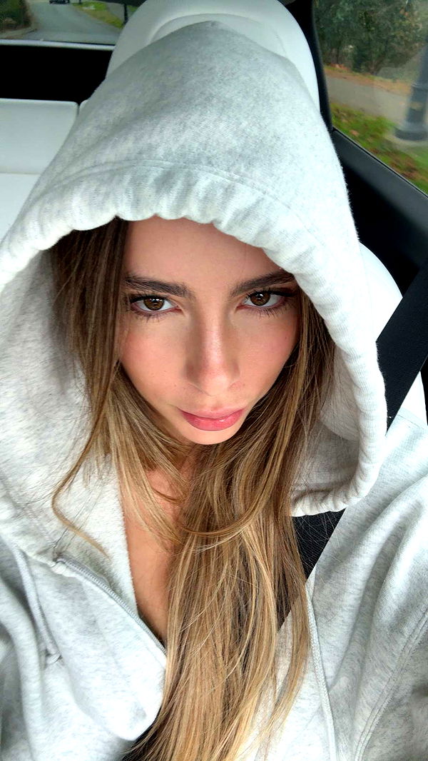 meelahrobbins image ~ Altpins