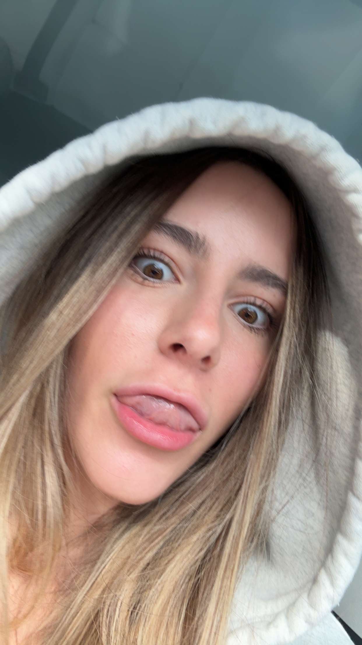 meelahrobbins snapchat image archive image