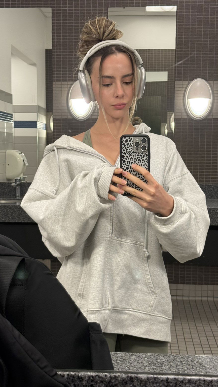 meelahrobbins snapchat image archive image