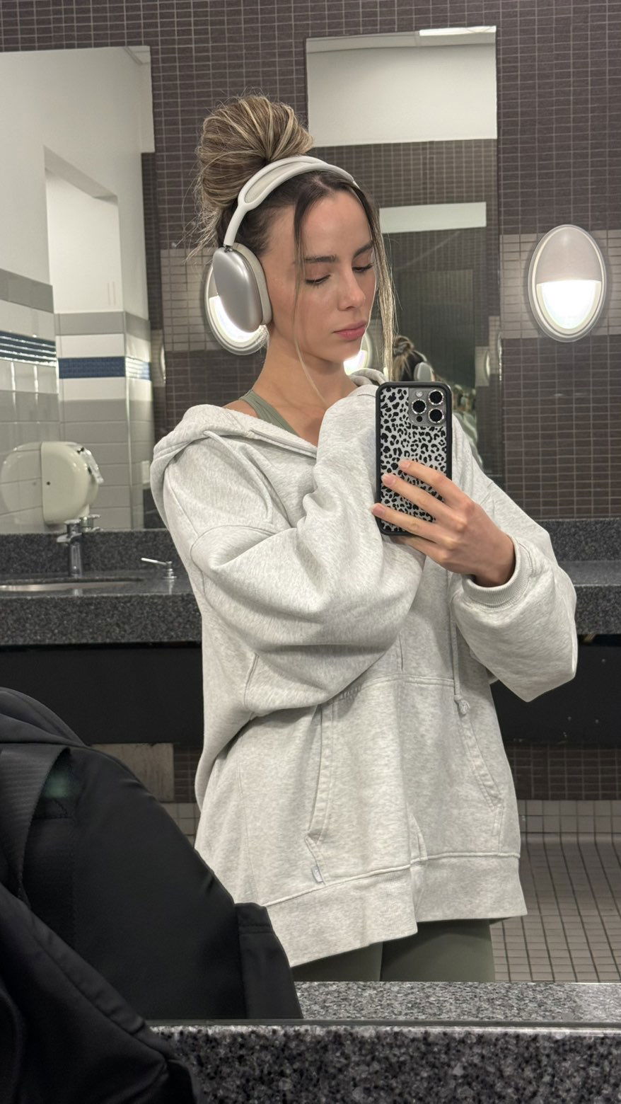 meelahrobbins snapchat image archive image