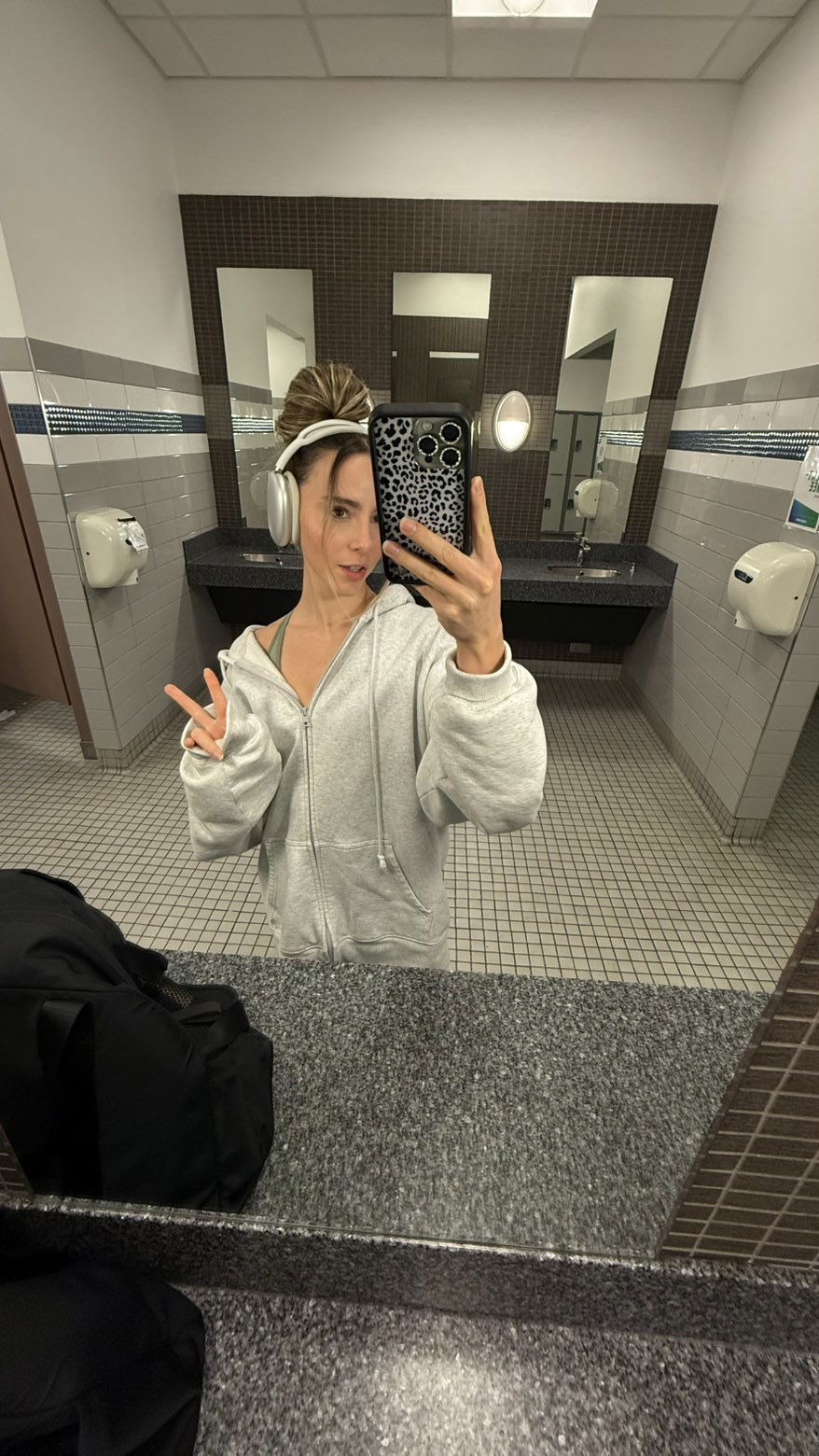 meelahrobbins snapchat image archive image