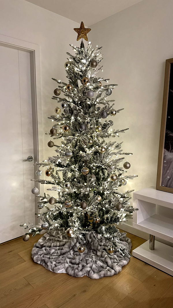 meelahrobbins image ~ Altpins