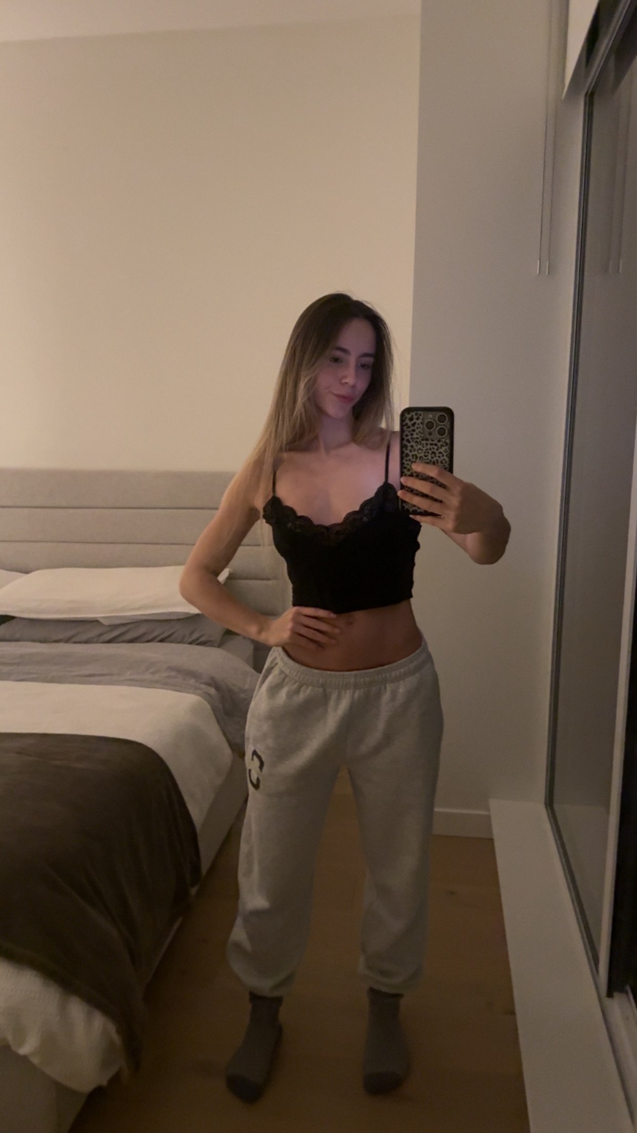 meelahrobbins snapchat image archive image