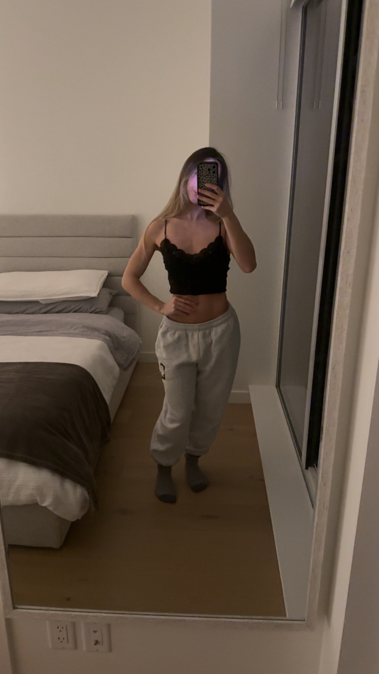 meelahrobbins snapchat image archive image