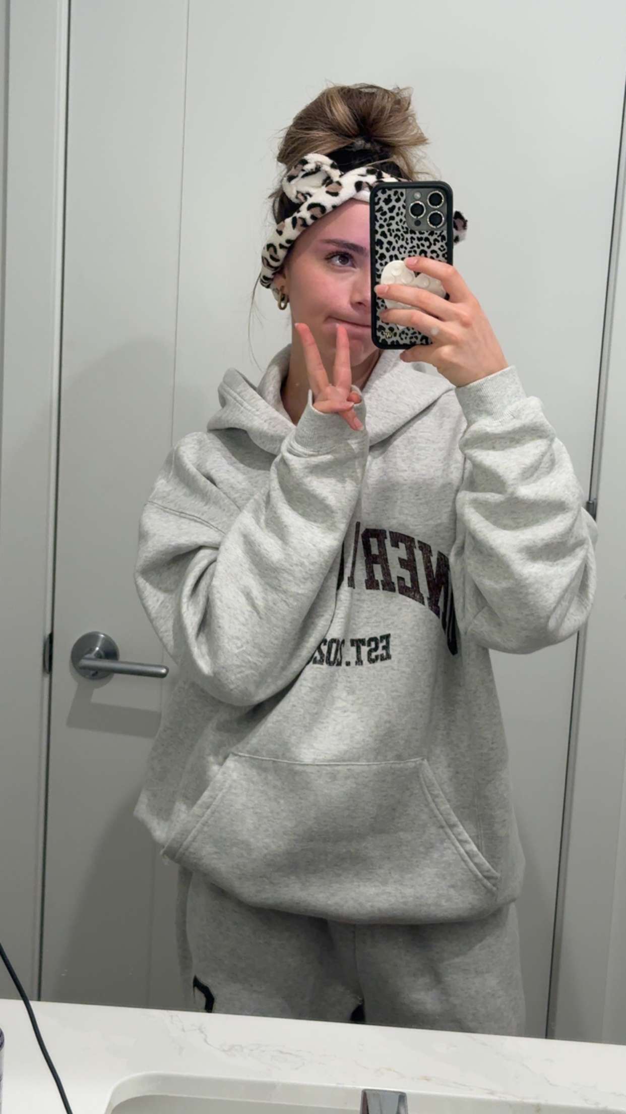 meelahrobbins snapchat image archive image