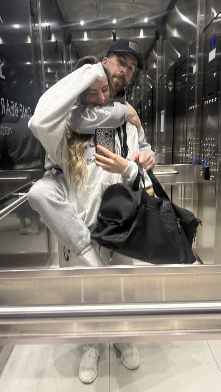 meelahrobbins snapchat image archive image