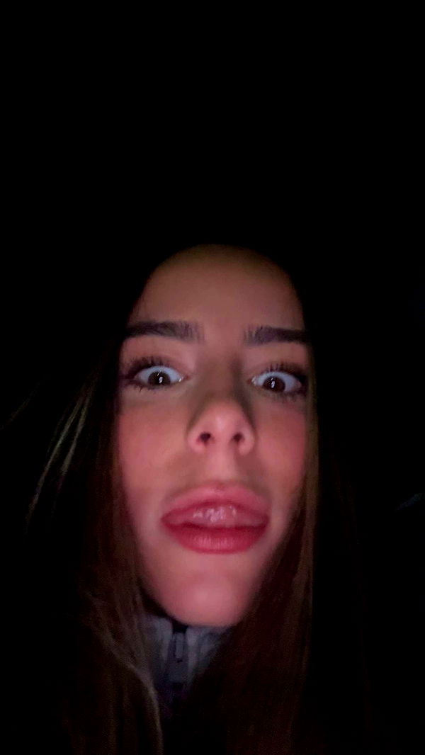 meelahrobbins image ~ Altpins