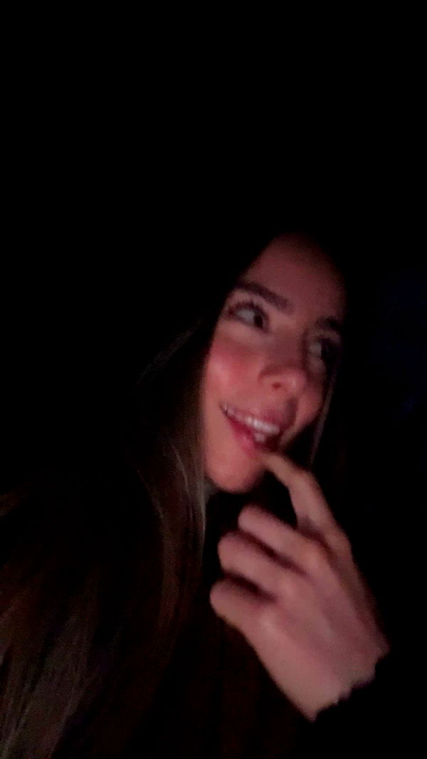 meelahrobbins image ~ Altpins