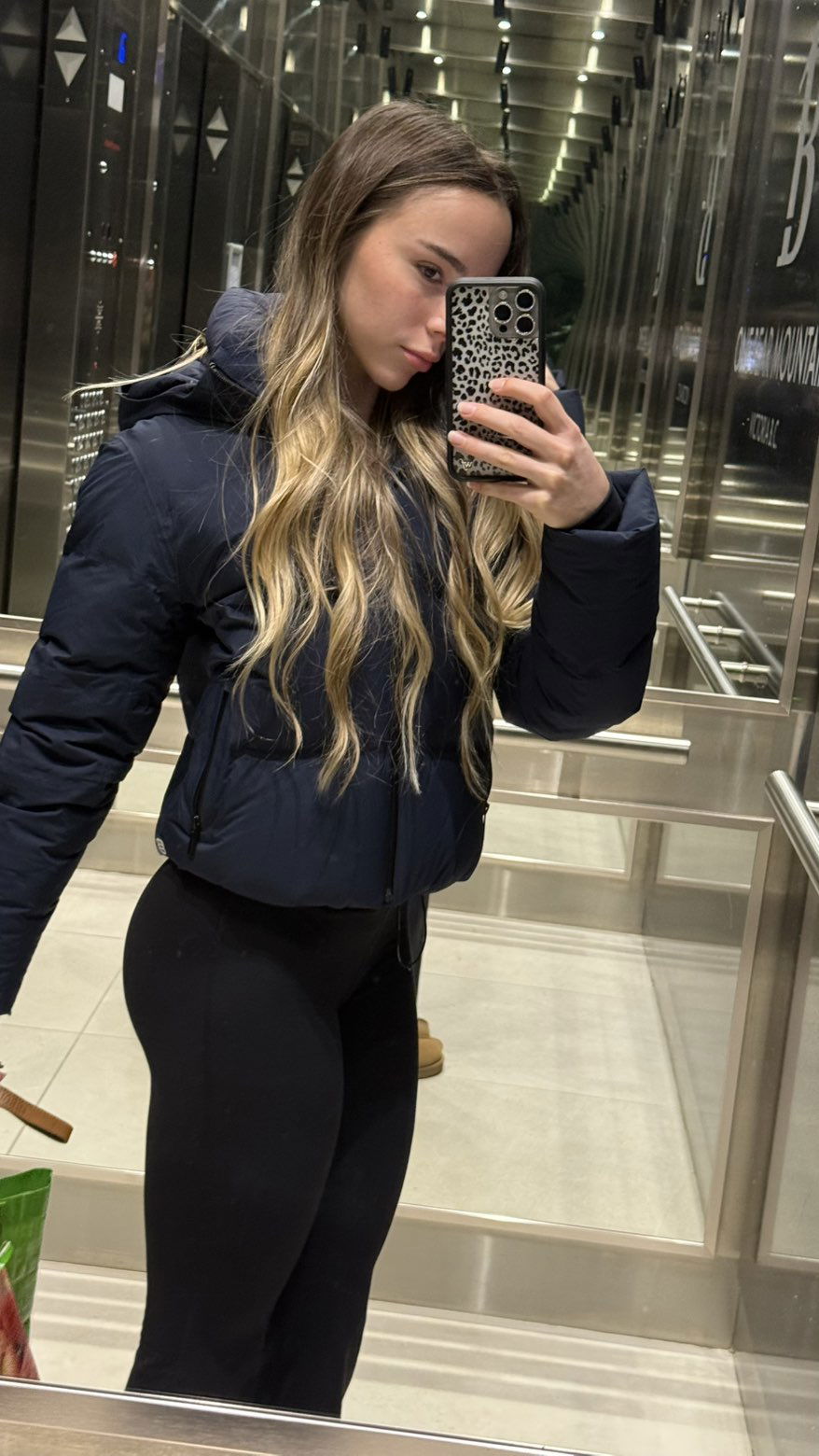 meelahrobbins snapchat image archive image