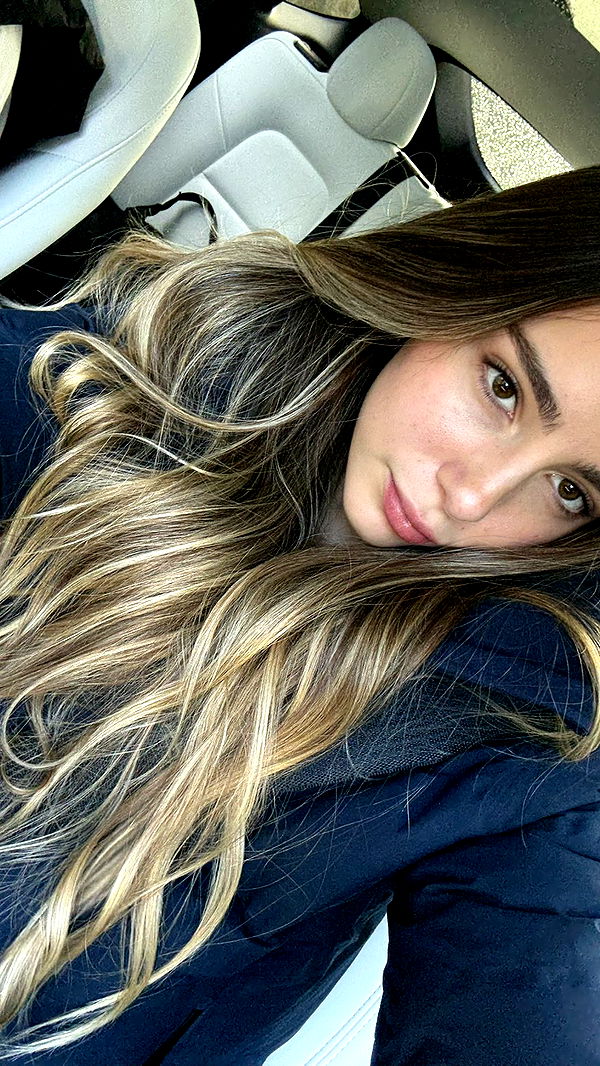 meelahrobbins image ~ Altpins