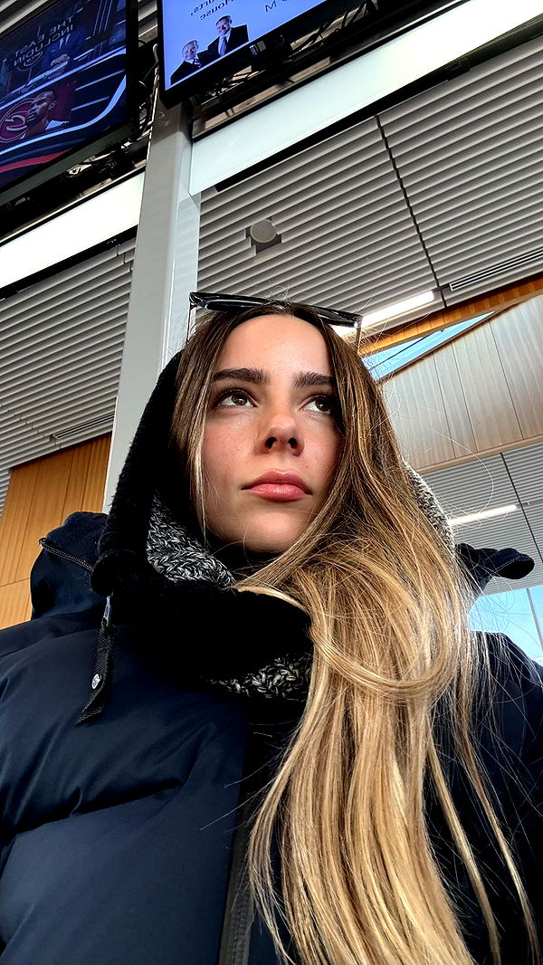 meelahrobbins image ~ Altpins