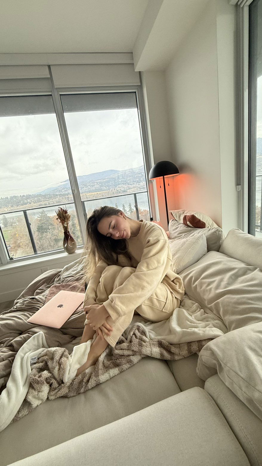 meelahrobbins snapchat image archive image