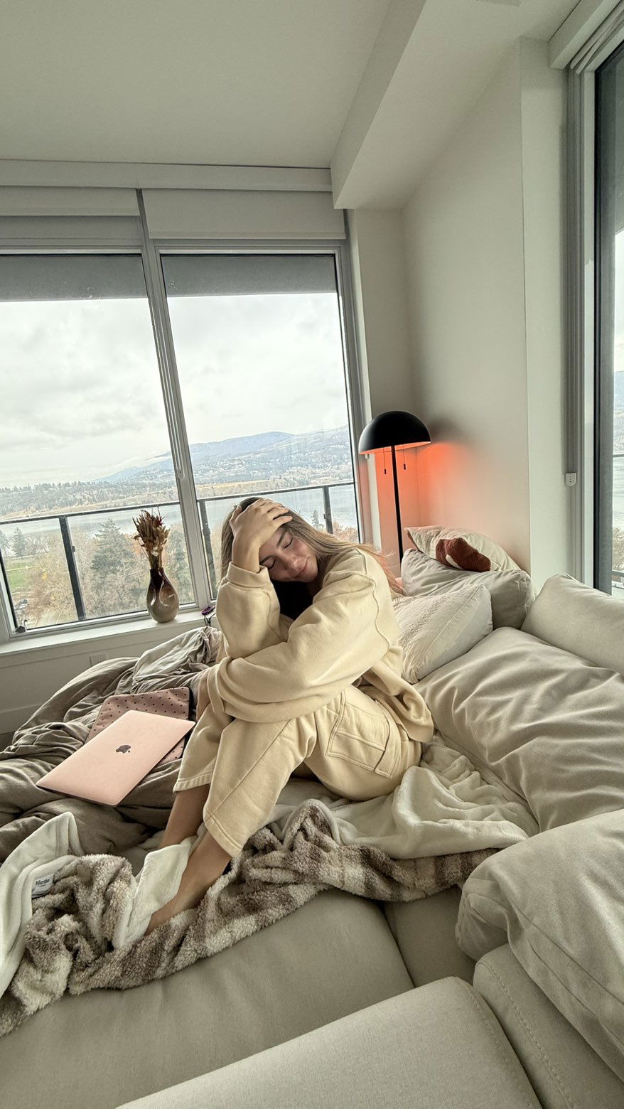 meelahrobbins snapchat image archive image