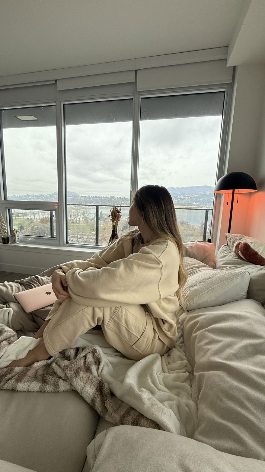 meelahrobbins snapchat image archive image