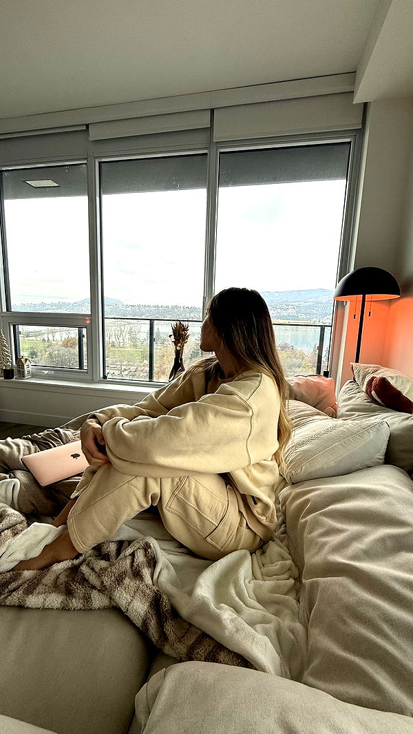 meelahrobbins image ~ Altpins