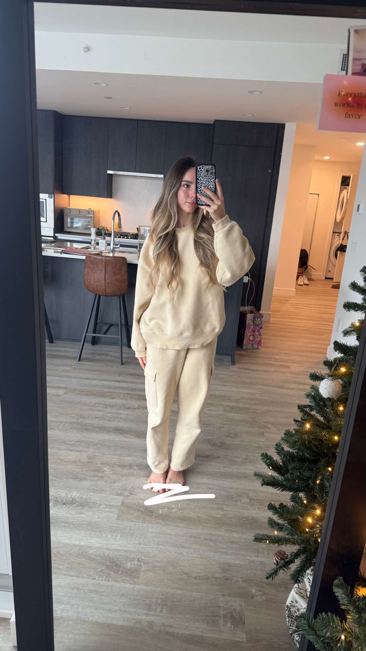 meelahrobbins snapchat image archive image